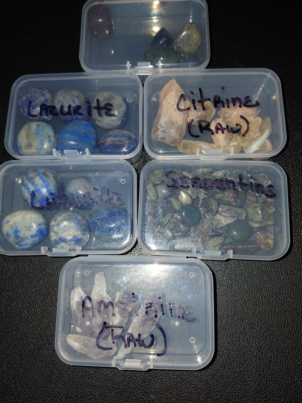Big CRYSTAL COLLECTION Tumbles, Raws and Carved 30 boxes - Picture 3 of 6
